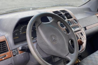 Serrure avant droit MERCEDES VITO 638
