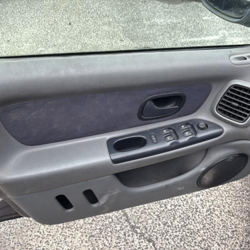 Neiman RENAULT LAGUNA 1 Photo n°12