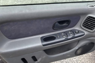 Serrure avant gauche RENAULT LAGUNA 1