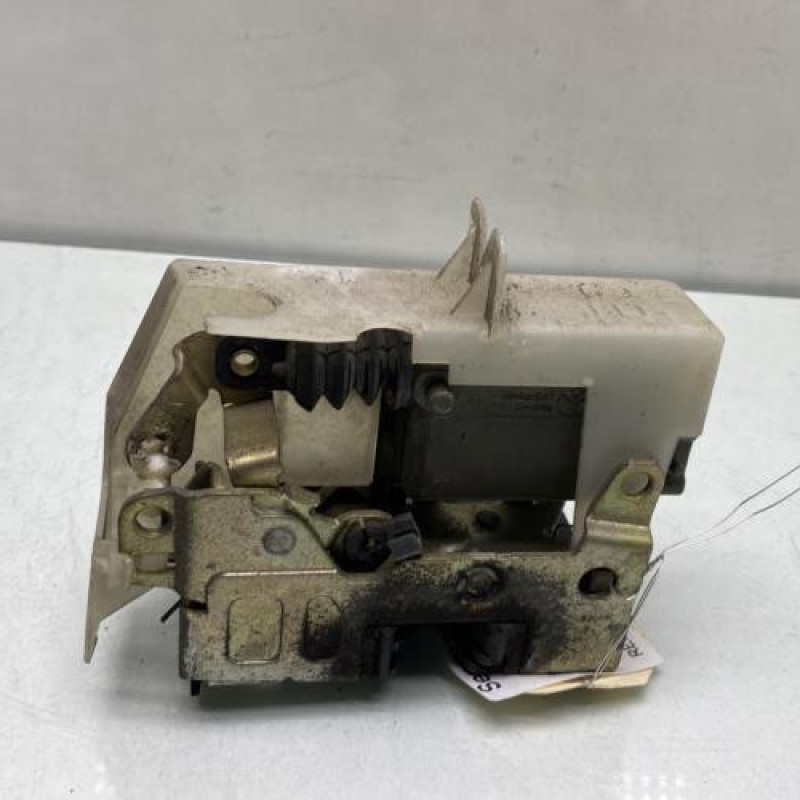 Serrure arriere gauche RENAULT CLIO 2 Photo n°3