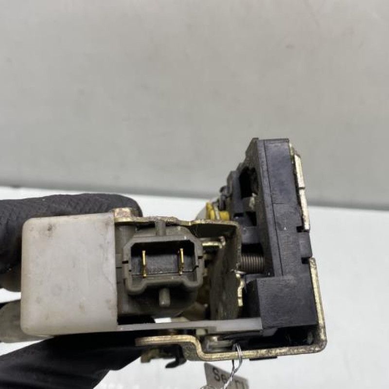 Serrure arriere gauche RENAULT CLIO 2 Photo n°4