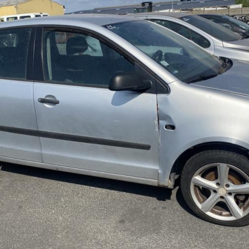 Moteur essuie glace arriere VOLKSWAGEN POLO 4 Photo n°11