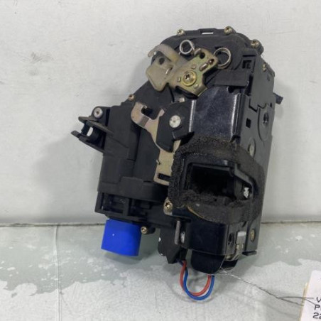 Serrure avant droit VOLKSWAGEN POLO 4 Photo n°1