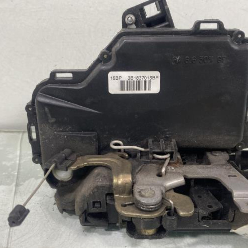 Serrure avant droit VOLKSWAGEN POLO 4 Photo n°3