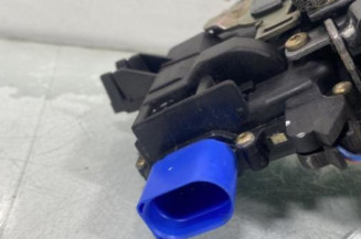 Serrure avant droit VOLKSWAGEN POLO 4