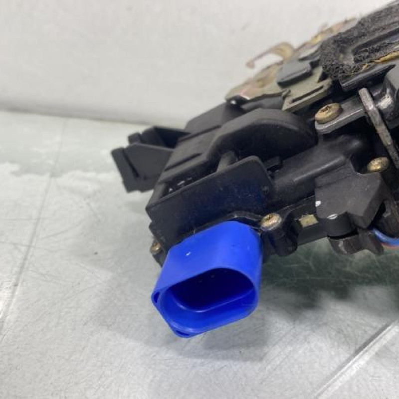 Serrure avant droit VOLKSWAGEN POLO 4 Photo n°5