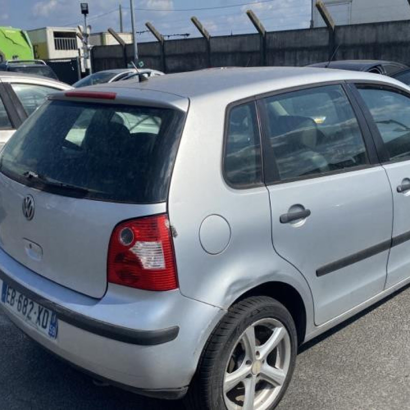 Serrure avant droit VOLKSWAGEN POLO 4 Photo n°8