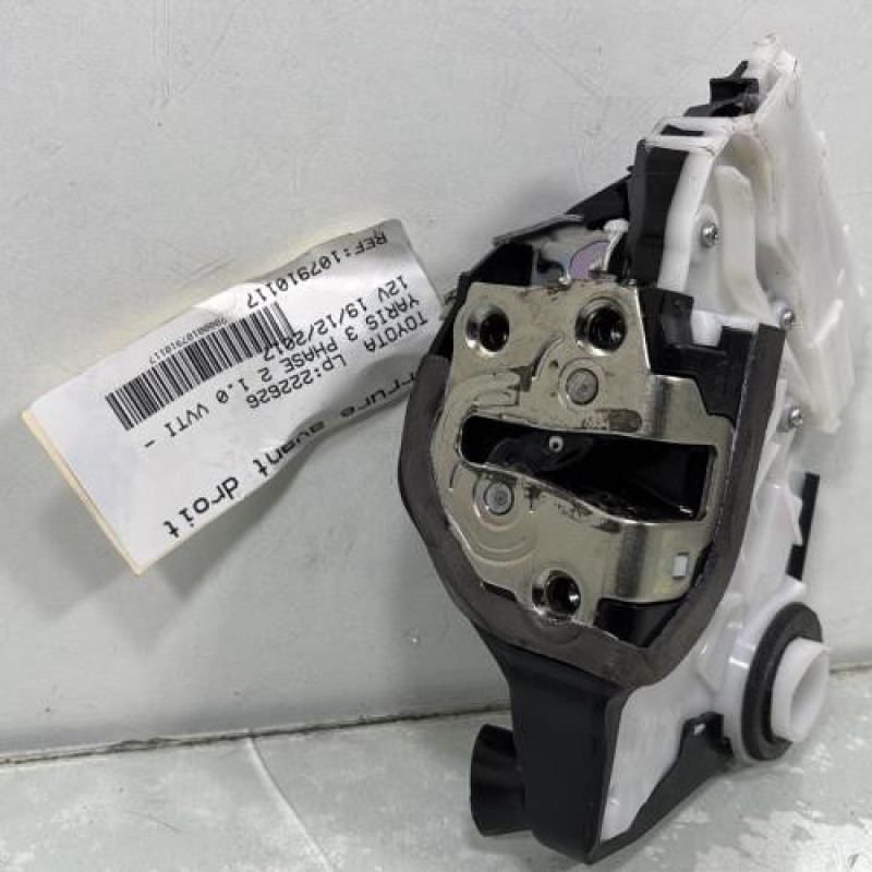Serrure avant droit TOYOTA YARIS 3 Photo n°1