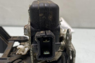 Serrure avant droit DACIA DUSTER 1