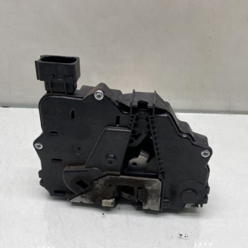 Serrure avant gauche OPEL CORSA E Photo n°3