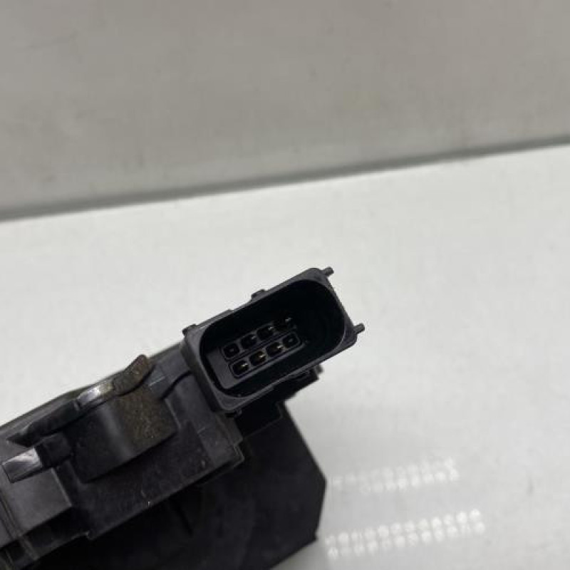 Serrure avant gauche OPEL CORSA E Photo n°4