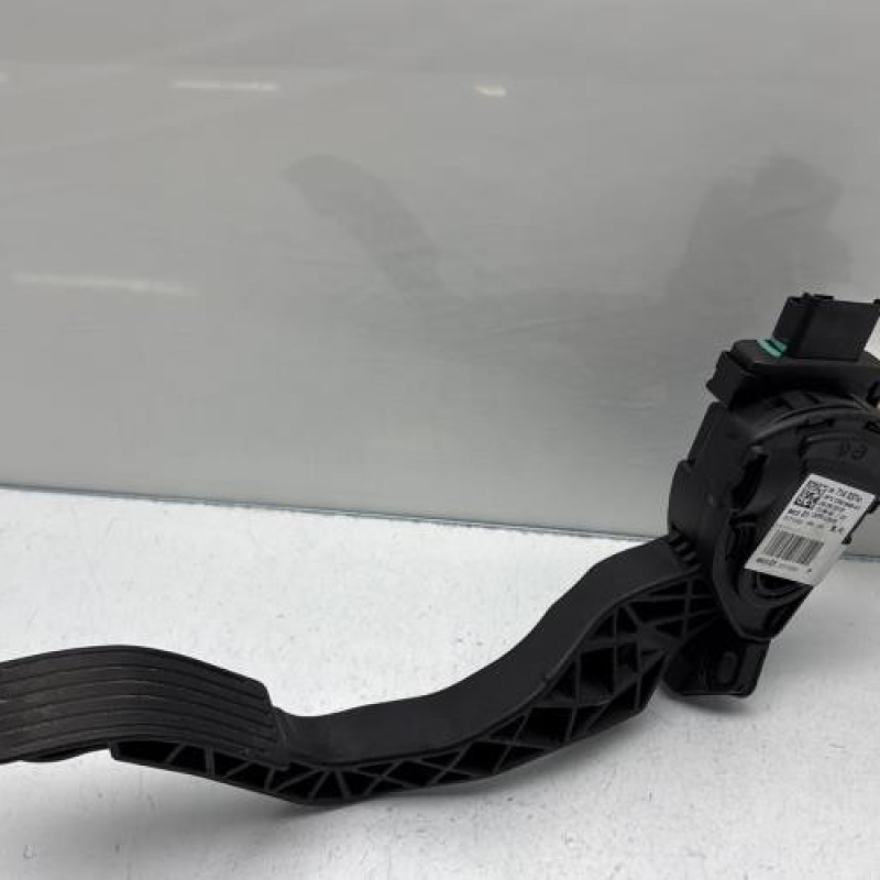 Pedale d'accelerateur PEUGEOT 208 1 Photo n°1