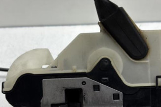 Serrure avant gauche PEUGEOT 208 1