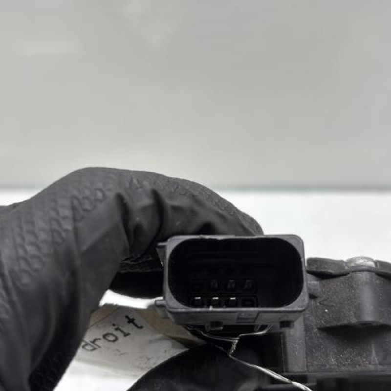 Serrure arriere droit OPEL CORSA D Photo n°3