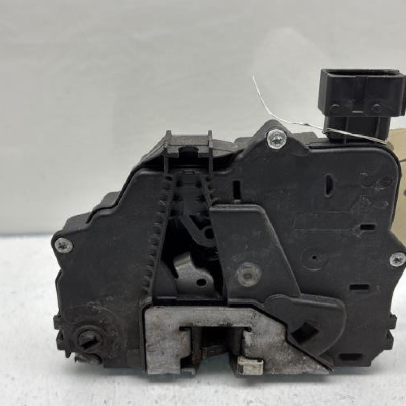 Serrure arriere droit OPEL CORSA D Photo n°4