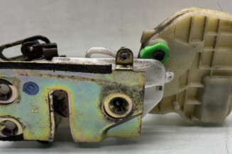 Serrure avant droit HONDA CIVIC 7 Photo n°1