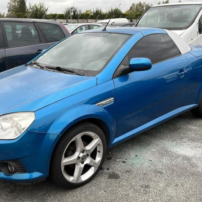 Serrure avant gauche OPEL TIGRA 2 Photo n°6