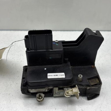 Serrure avant gauche FORD FIESTA 5 Photo n°1