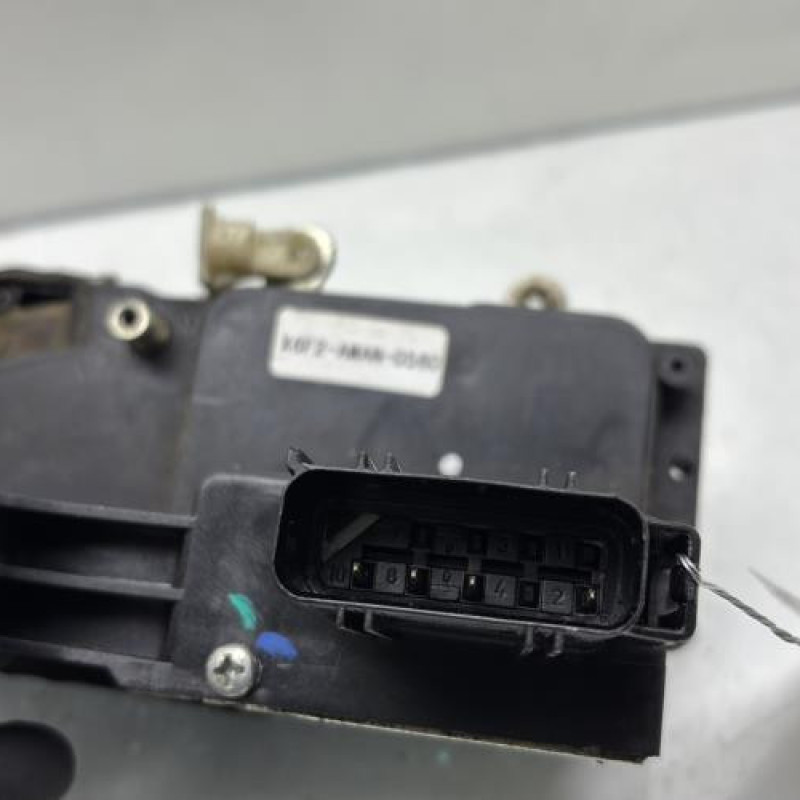 Serrure avant gauche FORD FIESTA 5 Photo n°3