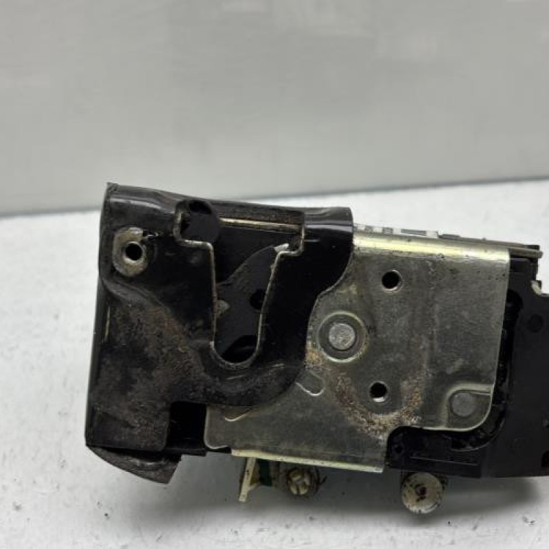 Serrure avant gauche FORD FIESTA 5 Photo n°5