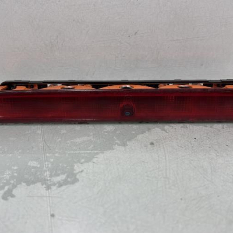 Feu arriere stop central PEUGEOT 206 Photo n°1