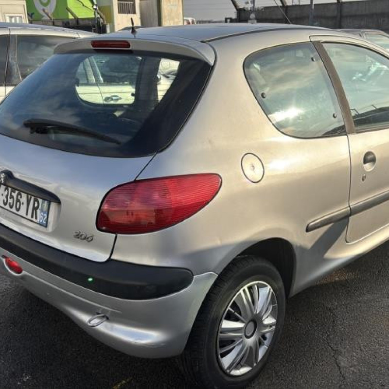 Feu arriere stop central PEUGEOT 206 Photo n°7