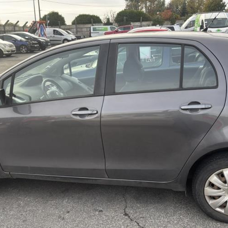Aile avant gauche TOYOTA YARIS 2 Photo n°14