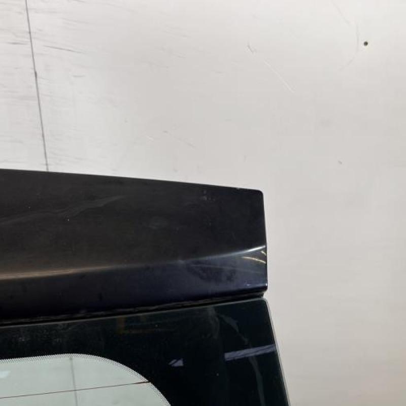 Malle/Hayon arriere FORD FIESTA 5 Photo n°3