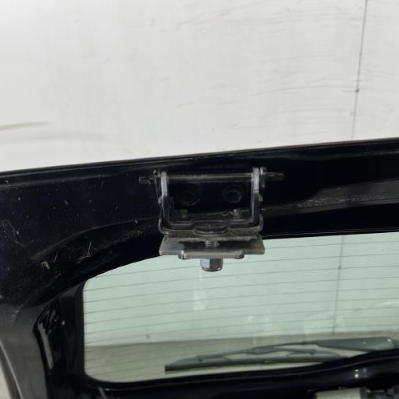 Malle/Hayon arriere FORD FIESTA 5 Photo n°6