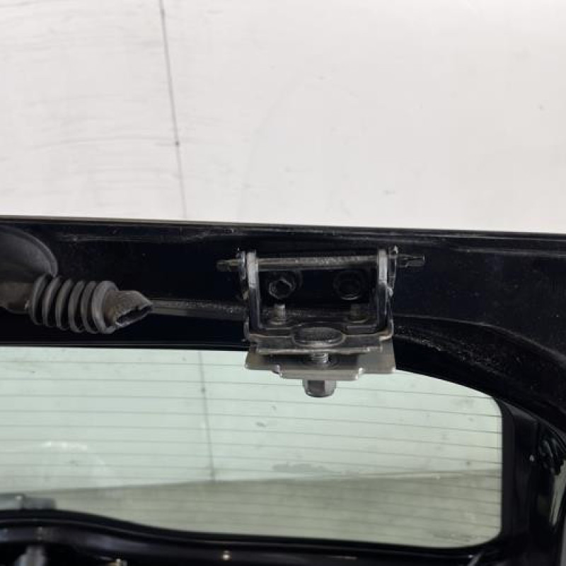 Malle/Hayon arriere FORD FIESTA 5 Photo n°7