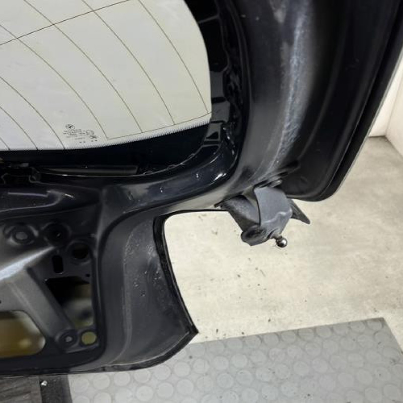 Malle/Hayon arriere BMW SERIE 1 F20 Photo n°8