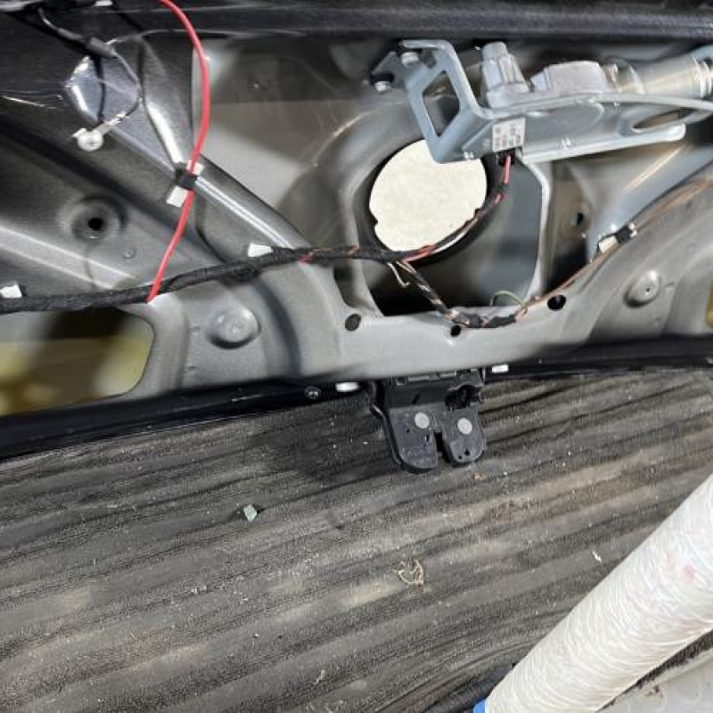 Malle/Hayon arriere BMW SERIE 1 F20 Photo n°10