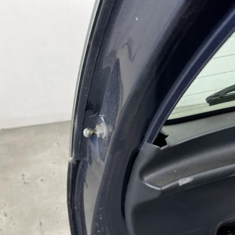 Malle/Hayon arriere CITROEN C4 1 Photo n°9