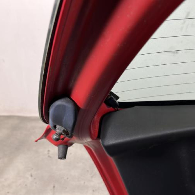 Malle/Hayon arriere TOYOTA YARIS 2 Photo n°9