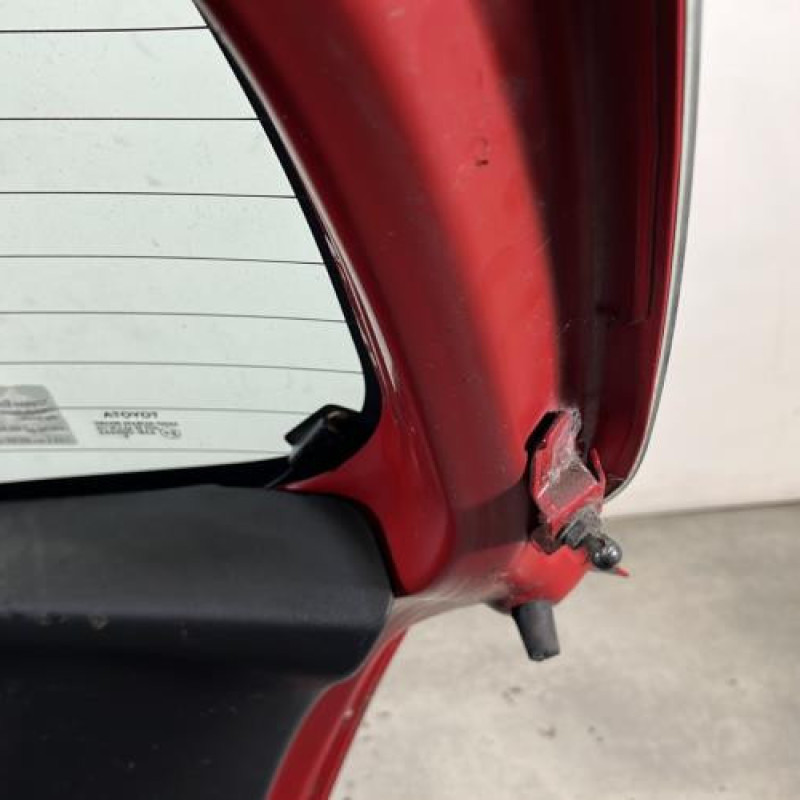 Malle/Hayon arriere TOYOTA YARIS 2 Photo n°10