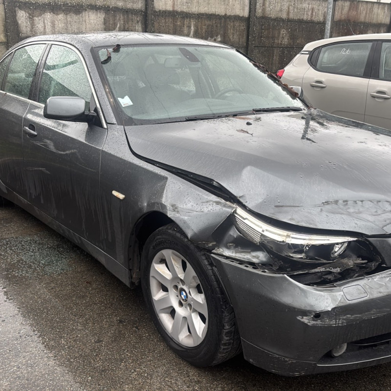 BMW SERIE 5 E60 PHASE 2 520d 2.0D - 16V TURBO Photo n°2