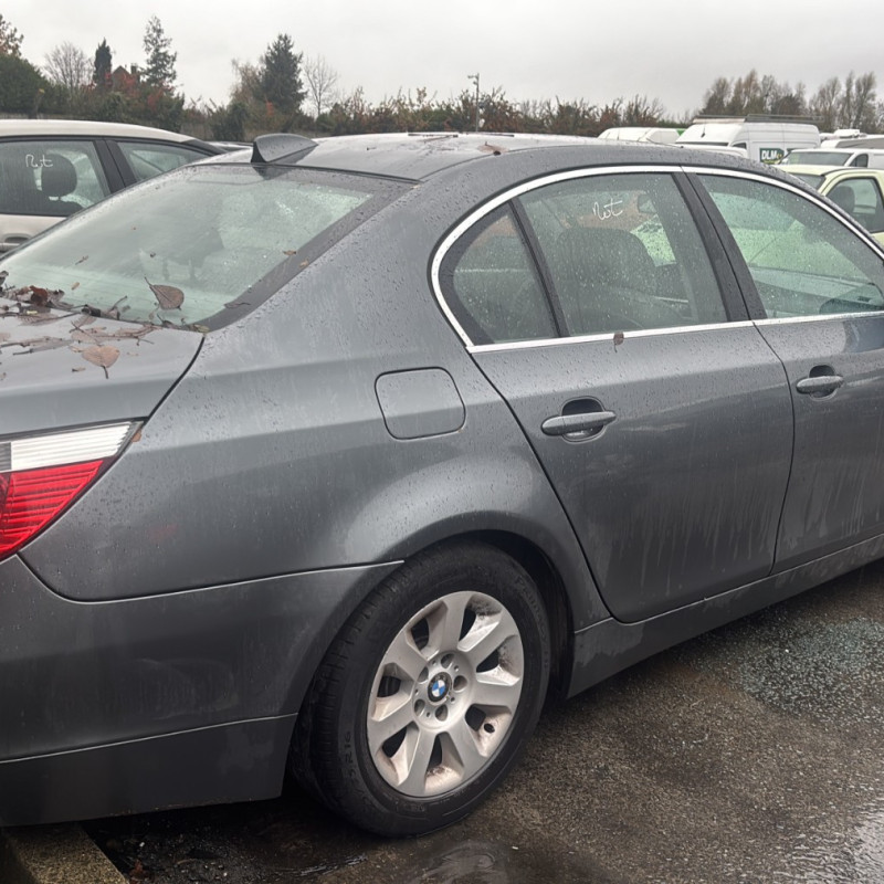 BMW SERIE 5 E60 PHASE 2 520d 2.0D - 16V TURBO Photo n°3