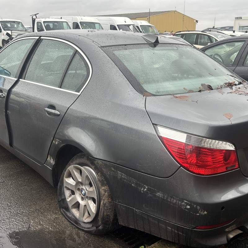 BMW SERIE 5 E60 PHASE 2 520d 2.0D - 16V TURBO Photo n°4