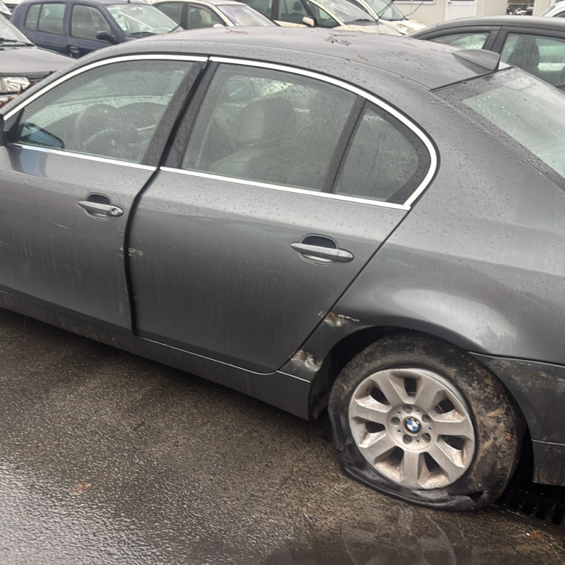 BMW SERIE 5 E60 PHASE 2 520d 2.0D - 16V TURBO Photo n°6