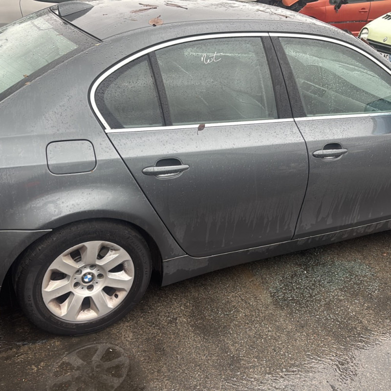 BMW SERIE 5 E60 PHASE 2 520d 2.0D - 16V TURBO Photo n°7