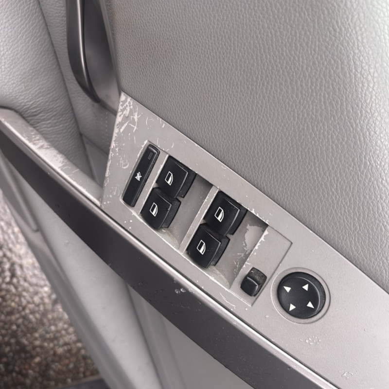 BMW SERIE 5 E60 PHASE 2 520d 2.0D - 16V TURBO Photo n°10