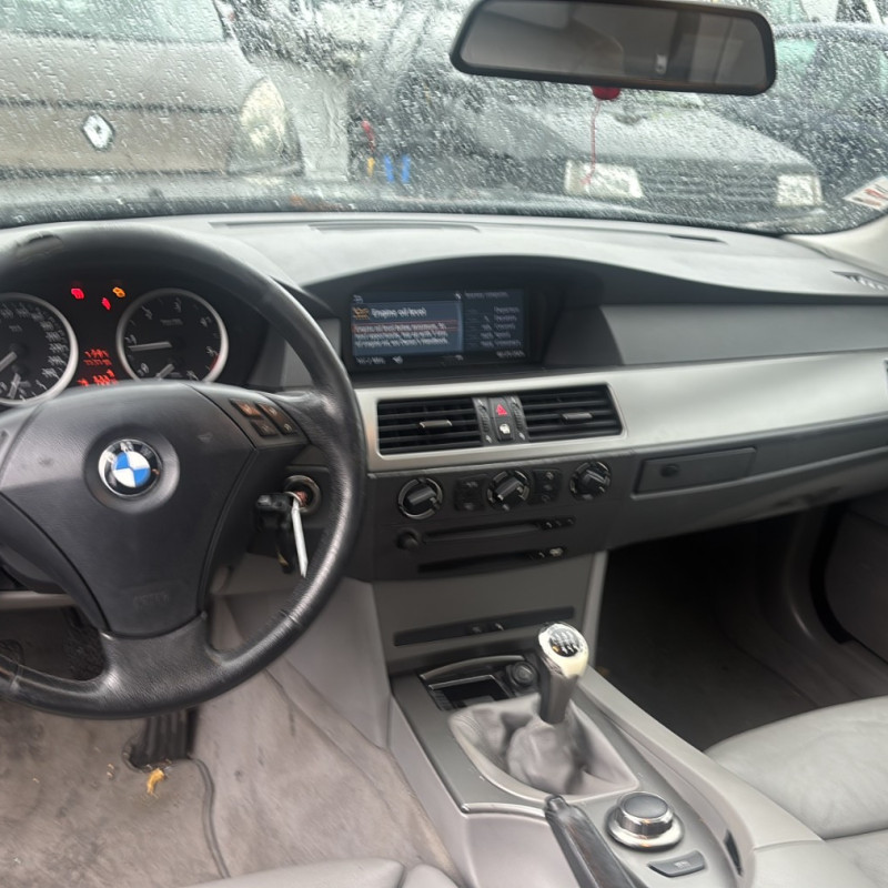 BMW SERIE 5 E60 PHASE 2 520d 2.0D - 16V TURBO Photo n°13