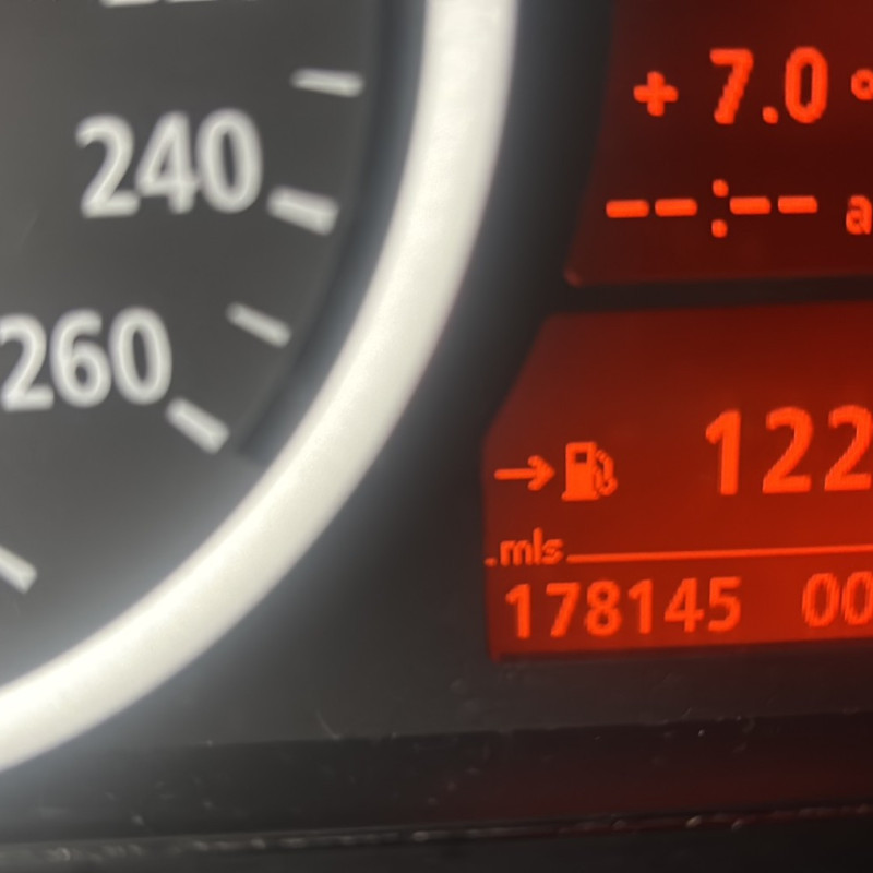 BMW SERIE 5 E60 PHASE 2 520d 2.0D - 16V TURBO Photo n°16