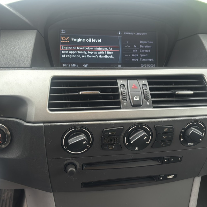 BMW SERIE 5 E60 PHASE 2 520d 2.0D - 16V TURBO Photo n°17