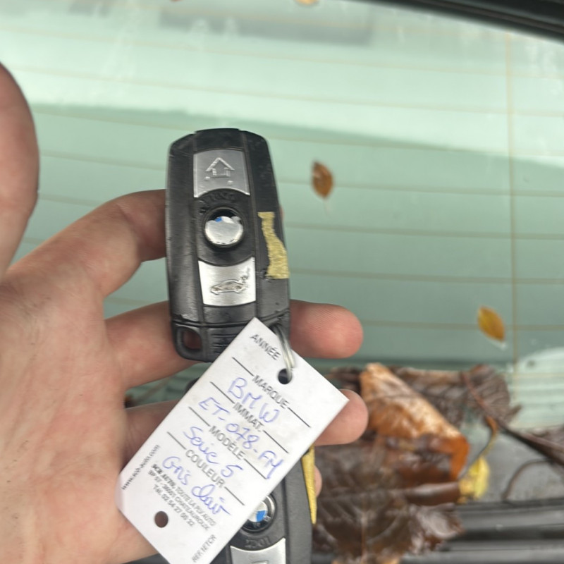 BMW SERIE 5 E60 PHASE 2 520d 2.0D - 16V TURBO Photo n°22