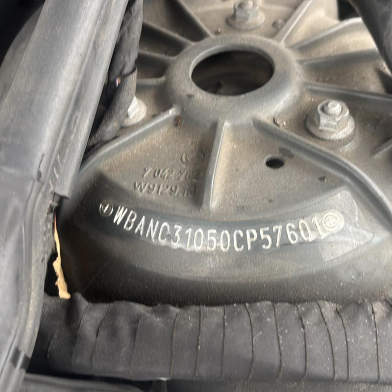 BMW SERIE 5 E60 PHASE 2 520d 2.0D - 16V TURBO Photo n°23