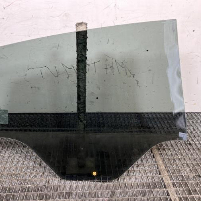 Vitre arriere gauche FORD FIESTA 6 Photo n°4