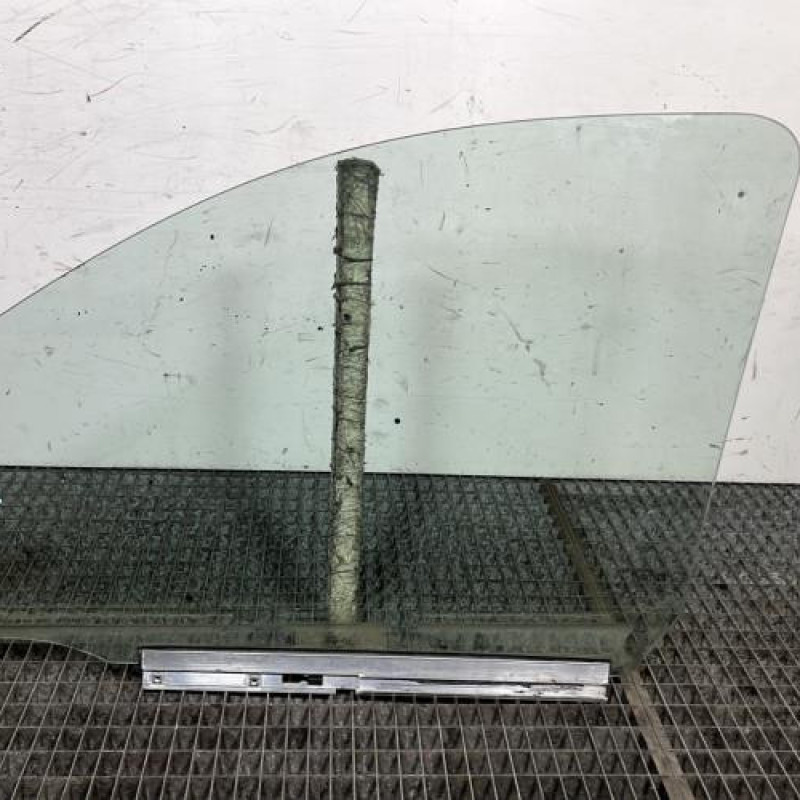 Vitre avant droit OPEL COMBO C Photo n°4