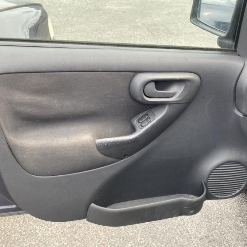 Vitre avant droit OPEL COMBO C Photo n°14