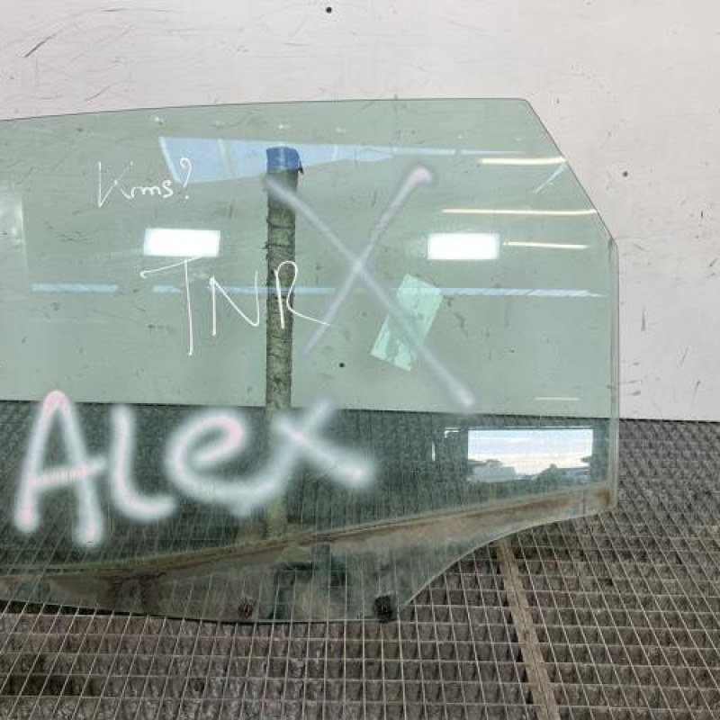 Vitre arriere gauche CITROEN C4 PICASSO 1 Photo n°1